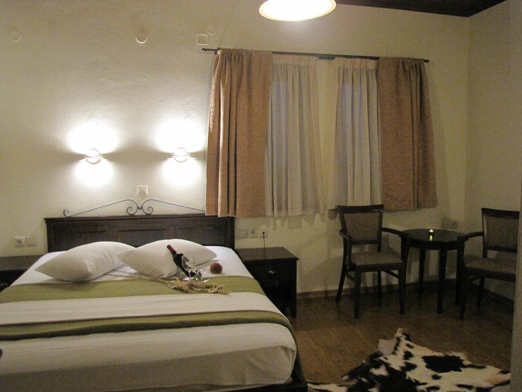 Hotel Mirovoli Miléai Habitación foto